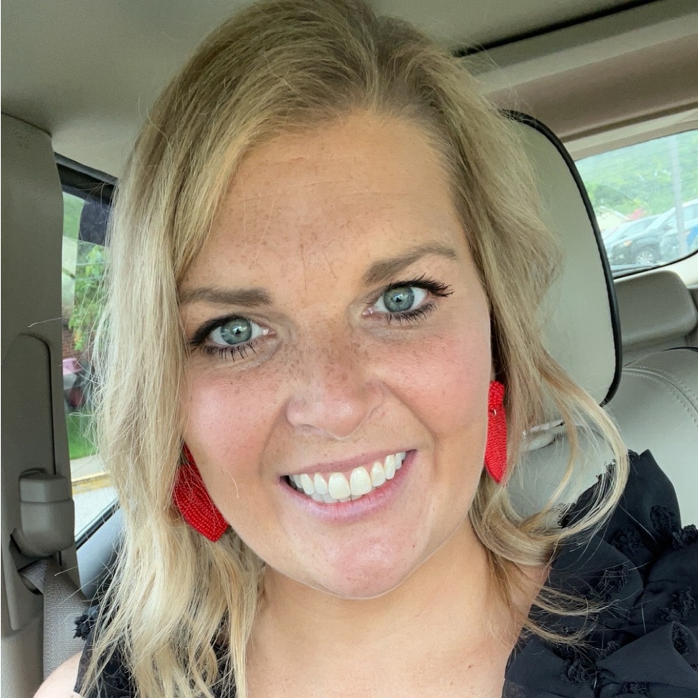 Meet your Posher, Courtney
